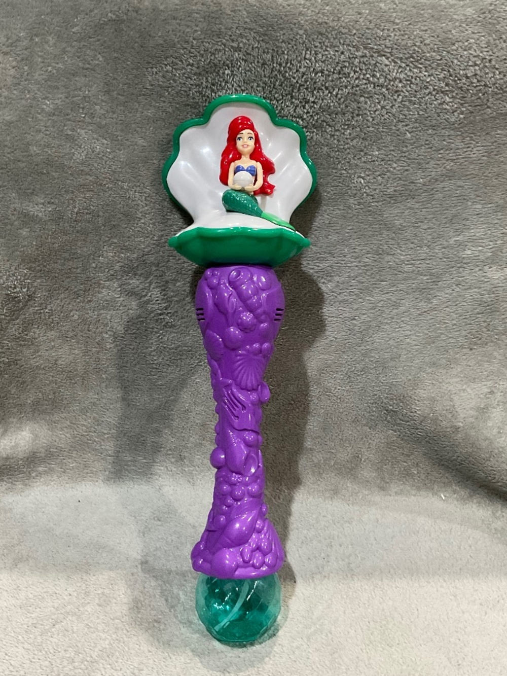 Disney Parks Little Mermaid Ariel Bubble Blower Wand Clam Shell Light Up musical